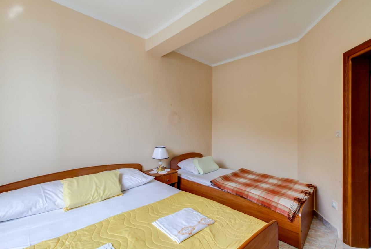 Apartmani Vesna 蒂瓦特 外观 照片